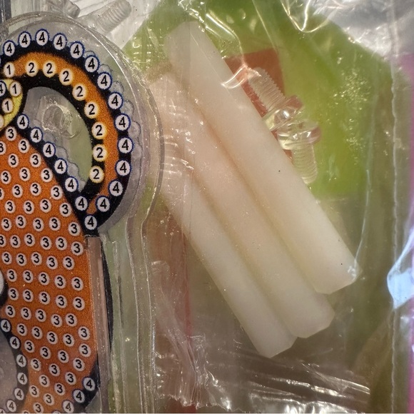 DIY diamond art teddy bear pencil holder craft - Picture 7 of 8